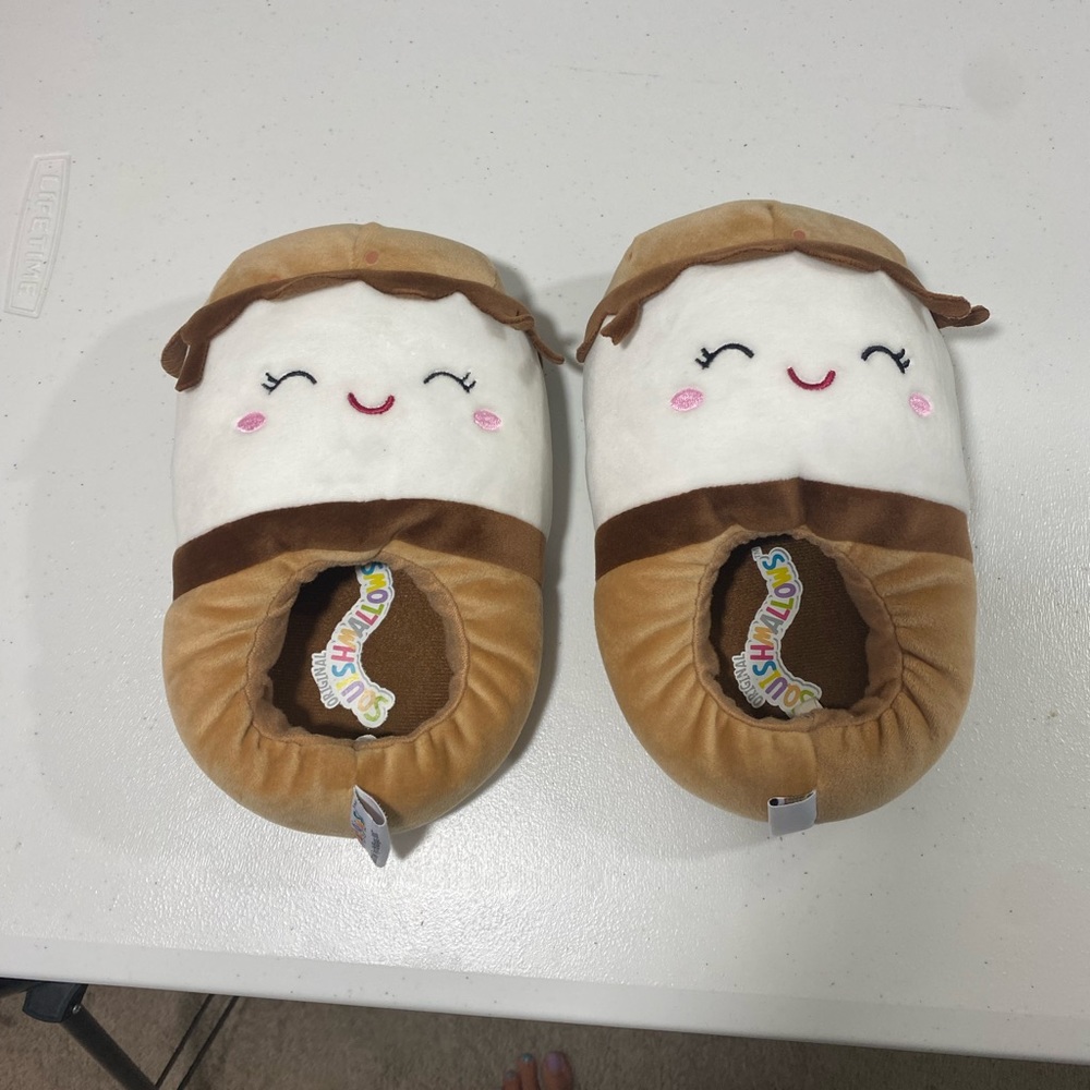 - Squishmallow s’more’s Slippers kids size 13/1.  Like new.